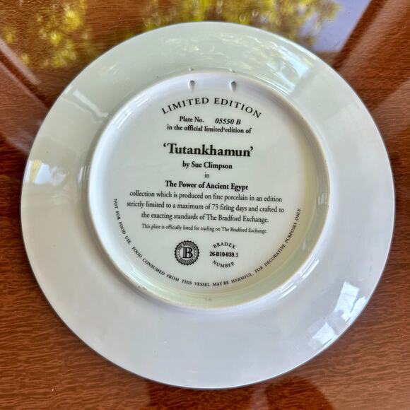 Vintage Tutankhamun Plate by Sue Climpson for Bradford Exchange Egypt Art - Picture 7 of 10